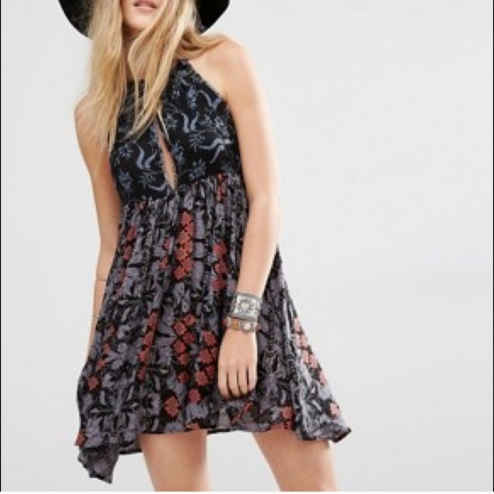 Free People Wildest Dreams  Floral Dress. Size Small. Keyhole Front.